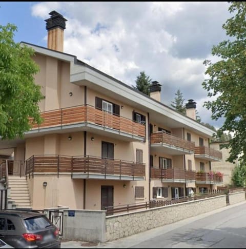 Property building, Day, Balcony/Terrace, Street view