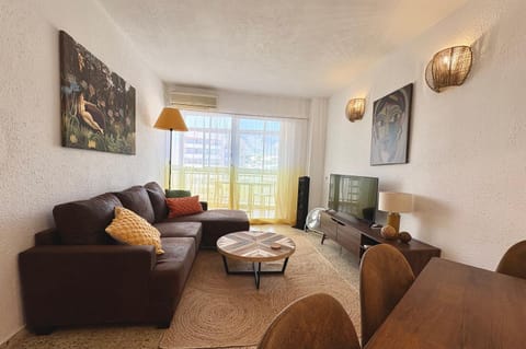 Lounge or bar
