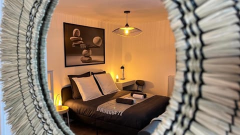 Bed, Photo of the whole room, Decorative detail, Bedroom, towels