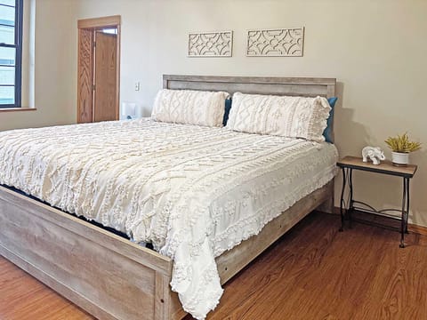 Vibrant 3BR in Heart of Downtown La Crosse Apartment in La Crosse