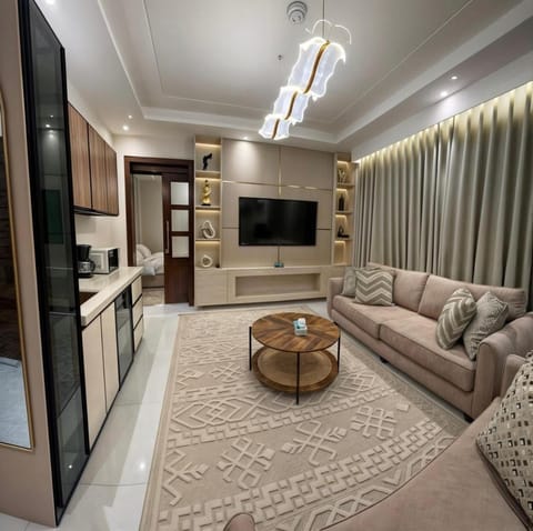 Communal lounge/ TV room, TV and multimedia, Kitchen or kitchenette, Living room, Seating area, Evening entertainment, minibar, oven, pet friendly, stove