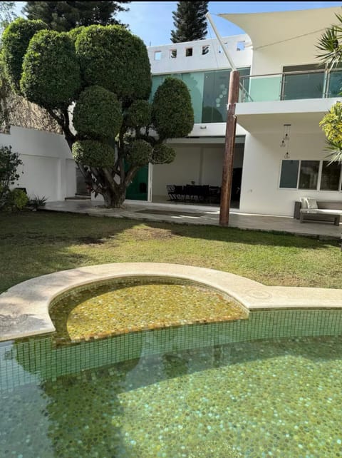 Casa del Árbol House in Jiutepec