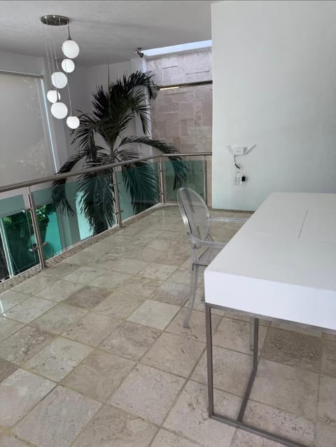 Casa del Árbol House in Jiutepec