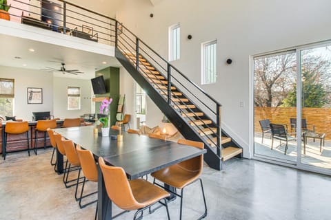 Walk to Lake Home with Game Room in Medicine Park! House in Medicine Park