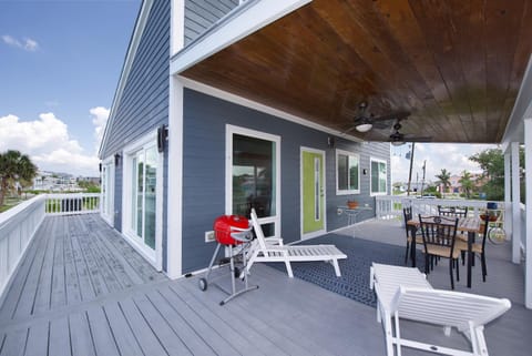 Flip Flops Forever by Sun Palace Vacations House in Estero Island