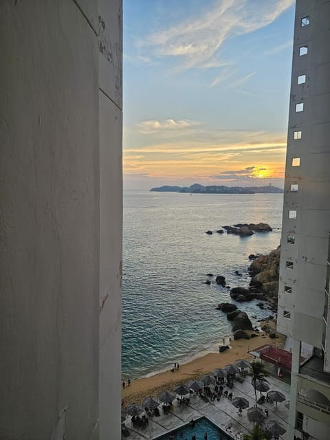 Departamento vista al mar y acceso a playa en bahía de Acapulco - Torres Gemelas Apartment hotel in Acapulco