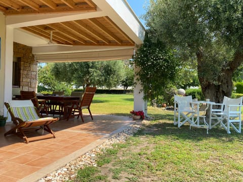 Property building, Balcony/Terrace, Garden view
