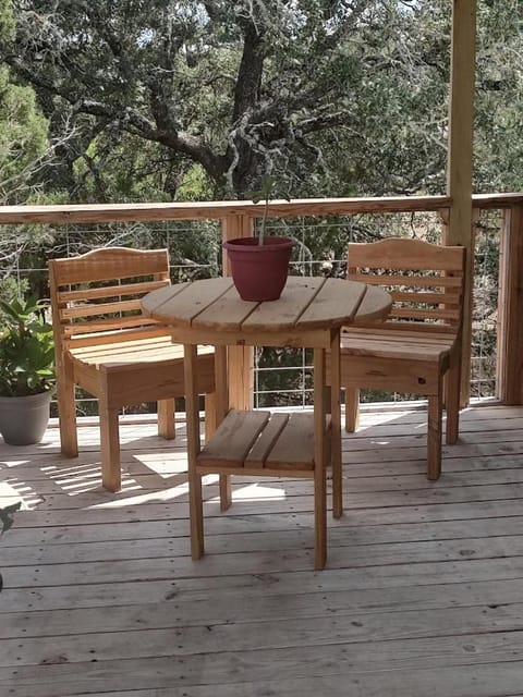 Boulderdash Birdhouse Studio Campground/ 
RV Resort in Lakehills