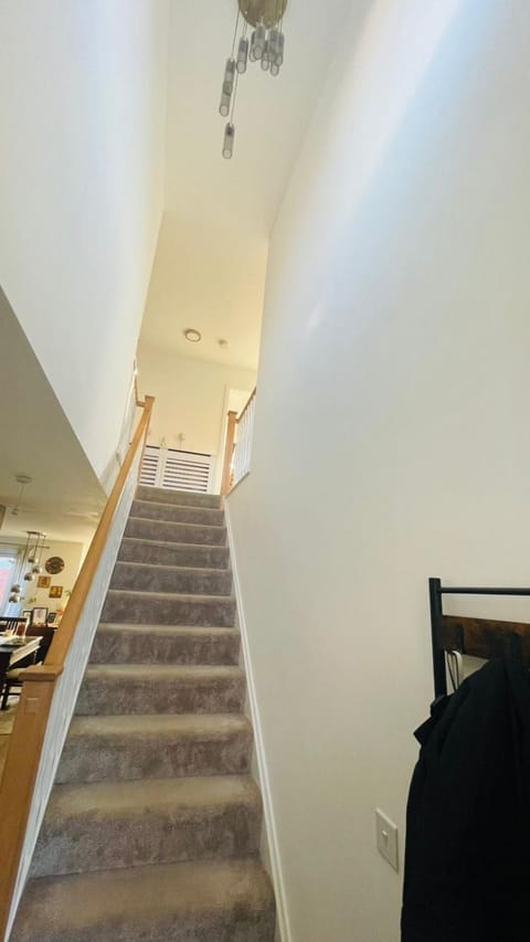 The Guest Nook - Wollaton - Room and Private Bathroom in the house Vacation rental in Nottingham