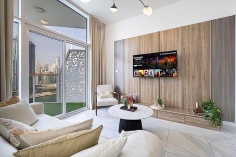 TV and multimedia, Living room, Photo of the whole room, Seating area, Evening entertainment