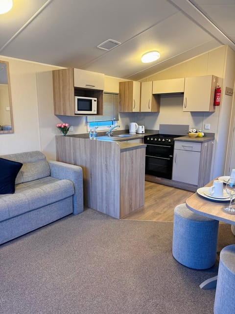 Little Cha-Am Caravan Hire at Silver Sands Campground/ 
RV Resort in Lossiemouth