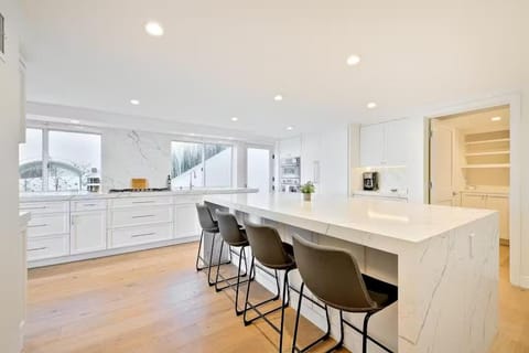 Cliffside Haven Where Ocean Meets Sky House in La Jolla Shores