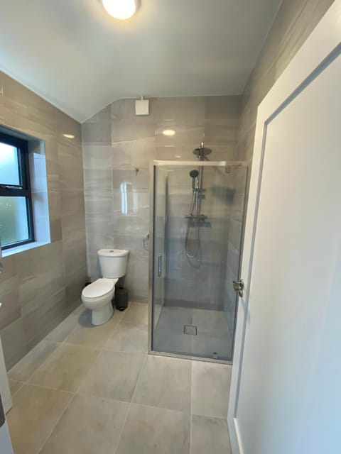 Kingsize room in quiet house Bed and Breakfast in County Clare