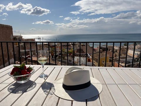 Natural landscape, View (from property/room), Balcony/Terrace, Beach, Sea view