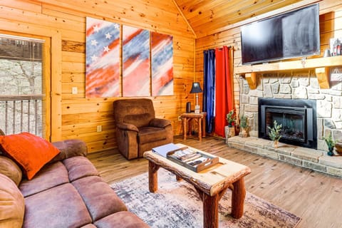 Cabin with Deck, Hot Tub and Douglas Lake Resort Perks Cabin in Douglas Lake