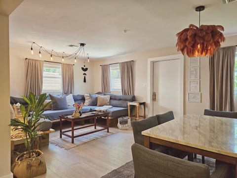 Casa Eden - Half mile to Lauderdale Marine Center - 4 bedrooms - 2 bathrooms House in Hollywood