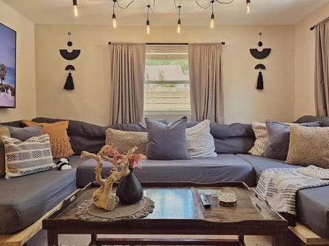 Casa Eden - Half mile to Lauderdale Marine Center - 4 bedrooms - 2 bathrooms House in Hollywood