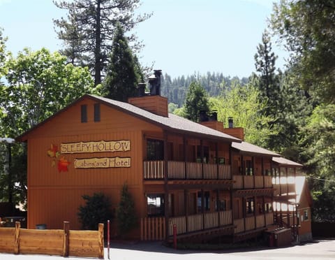 Sleepy Hollow Cabins and Hotel Cabin in Crestline