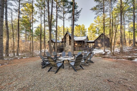Hot Tub and Game Room Spacious Cabin in Broken Bow! Cabin in Oklahoma