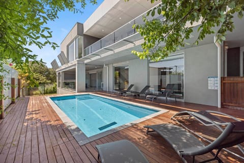 Swimming pool, sunbed