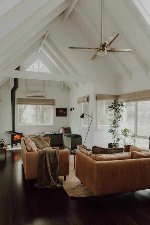 Living room, Seating area, fireplace