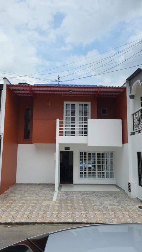 Property building, Balcony/Terrace, Parking