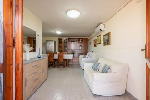 Private pool - 1 minute from the sea - Ampia e accessoriata Apartment in Geremeas