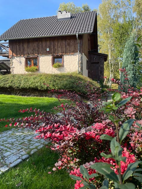Property building, Spring, Day, Natural landscape, Garden, Garden view