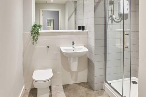 Shower, Toilet, Bathroom, towels