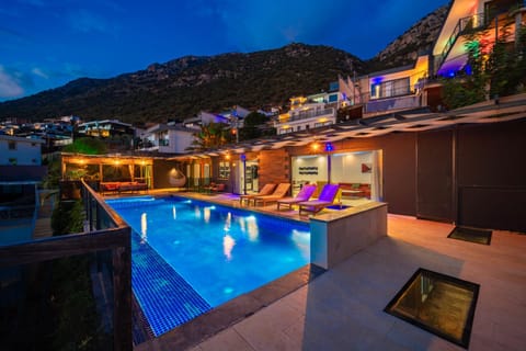 Property building, Night