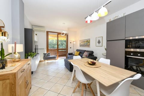 Garda Tulipano tranquillo bilocale con piscina e terrazza Apartment in Desenzano del Garda