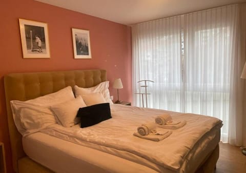 Bed, Photo of the whole room, Bedroom, Family