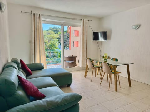 TV and multimedia, Balcony/Terrace, Living room