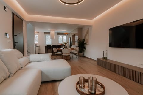 TV and multimedia, Living room, Seating area