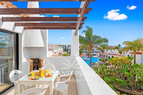 BBQ facilities, View (from property/room), Balcony/Terrace, Seating area, Dining area