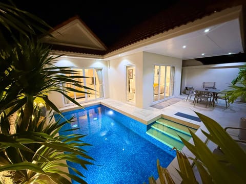 Night, Swimming pool