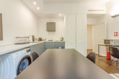 Next Stop Relax - Near Central Station Bed and Breakfast in Modena