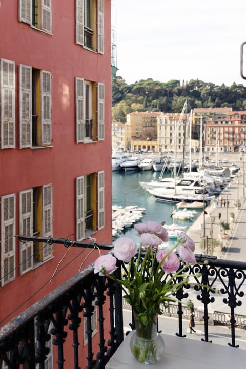 View (from property/room), Balcony/Terrace, City view, Sea view