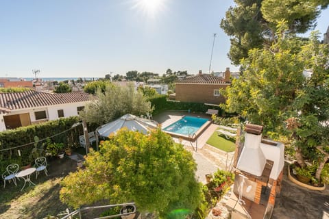 BBQ facilities, Garden, Swimming pool