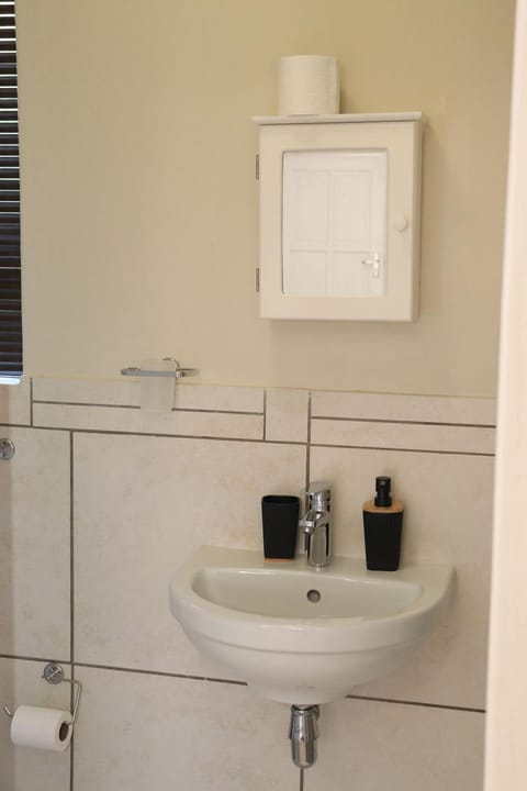 Tygerviews on Uys Bed and Breakfast in Cape Town