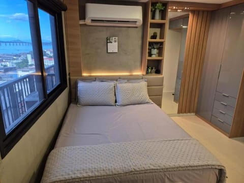 Bed, Bedroom, wardrobe, air conditioner