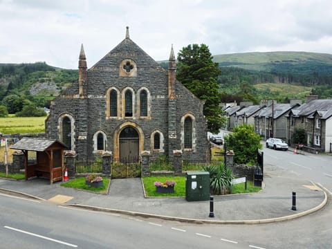 Y Gwydyr Hotel - Dolwyddelan Hotel in Bro Machno