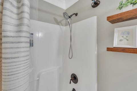 Cozy Retreat near Savannah House in Richmond Hill