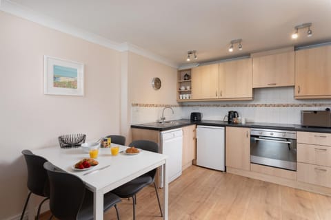 Dining area, kitchen