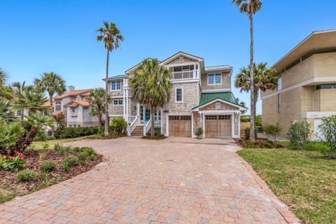 Multilevel Seaside Residence House in Fernandina Beach