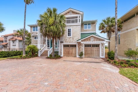 Multilevel Seaside Residence House in Fernandina Beach