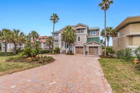 Multilevel Seaside Residence House in Fernandina Beach