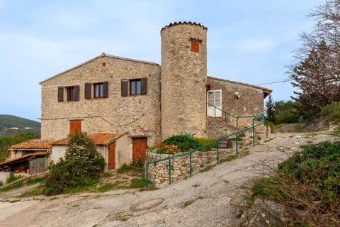 La Clavelle House in Sanary-sur-Mer