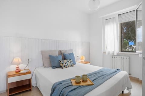 Bed, Photo of the whole room, Bedroom, internet