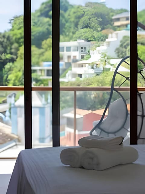 City view, Mountain view, Sea view